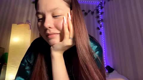 Snapshot of beataschielke chatting on February 2026 12:01:02 PM Bella online show from February 2026 12:01:02 PM