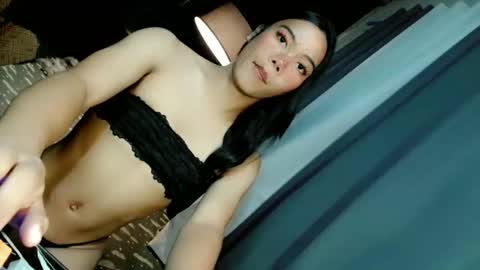 Snapshot of beatrice_luna chatting on April 2026 09:44:01 AM beatrice_luna online show from April 2026 09:44:01 AM