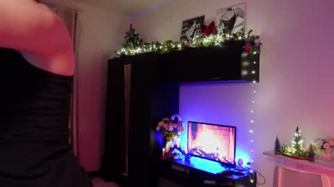 Snapshot of beatricefawne chatting on December 2024 09:08:01 PM Bzzz Bea online show from December 2024 09:08:01 PM