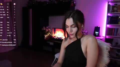 Snapshot of beatricefawne chatting on February 2025 02:29:02 AM Bzzz Bea online show from February 2025 02:29:02 AM