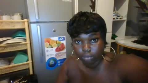 Snapshot of beautie699392 chatting on February 2025 11:31:01 AM Lil stunner online show from February 2025 11:31:01 AM