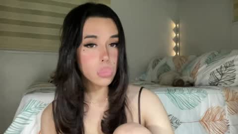 Snapshot of beautiful_lust69 chatting on June 2026 02:44:02 PM Sweet Aya online show from June 2026 02:44:02 PM