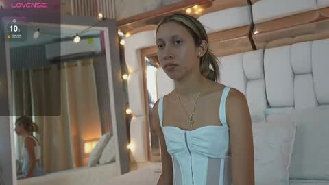 Snapshot of beautifulskinny18 chatting on May 2026 08:03:02 PM Shalom online show from May 2026 08:03:02 PM