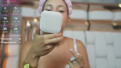 Snapshot of beautifulskinny18 chatting on May 2026 07:34:02 PM Shalom online show from May 2026 07:34:02 PM