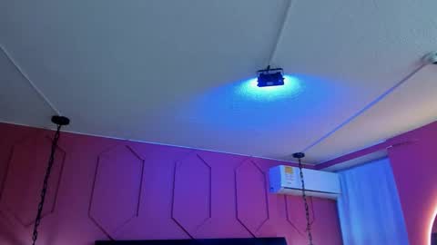 Chantall online show from December 2025 11:39:02 AM