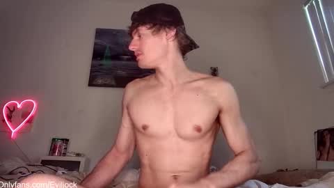 Snapshot of bebexxxdust chatting on October 2025 03:38:02 PM bebe dust online show from October 2025 03:38:02 PM