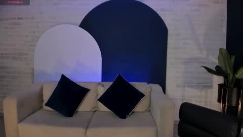 Am Becca online show from November 2025 06:01:01 PM