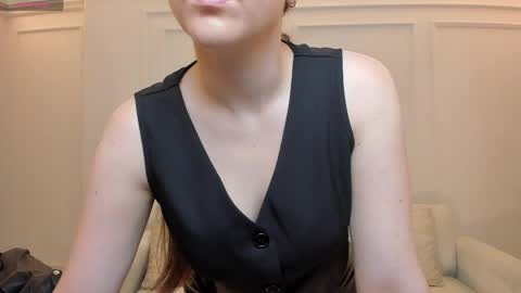Snapshot of beccabaxter chatting on April 2026 12:04:01 PM Am Becca online show from April 2026 12:04:01 PM