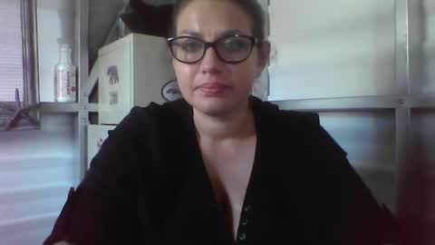 beccabee37 online show from February 2026 05:42:01 PM