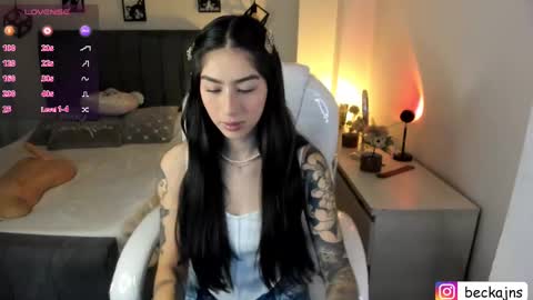 Marzhie online show from September 2025 01:46:01 PM