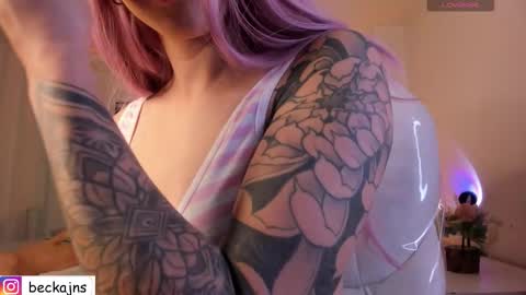 Marzhie online show from October 2025 02:16:02 PM