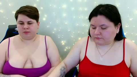 Snapshot of beckyandellen chatting on April 2026 10:03:01 AM BeckyAndEllen online show from April 2026 10:03:01 AM