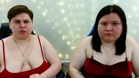 Snapshot of beckyandellen chatting on May 2026 11:40:01 AM BeckyAndEllen online show from May 2026 11:40:01 AM