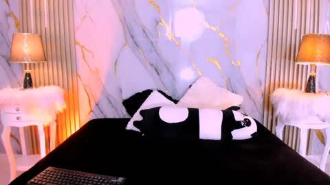 B E C K Y online show from October 2025 12:52:02 PM