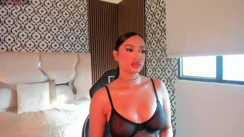 Snapshot of beella_tay1 chatting on April 2026 12:03:01 PM BELLA online show from April 2026 12:03:01 PM