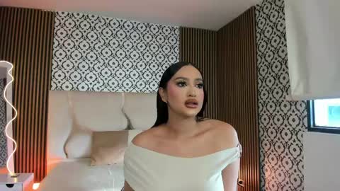 Snapshot of beella_tay1 chatting on May 2026 12:00:01 PM BELLA online show from May 2026 12:00:01 PM