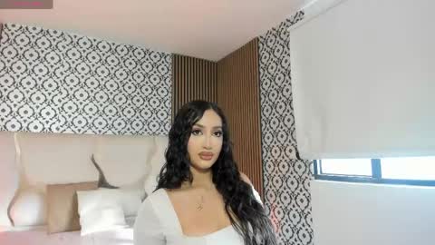 Snapshot of beella_tay1 chatting on May 2026 12:12:01 PM BELLA online show from May 2026 12:12:01 PM