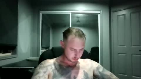 Snapshot of beelzebubxo chatting on December 2025 11:40:02 AM beelzebubxo online show from December 2025 11:40:02 AM