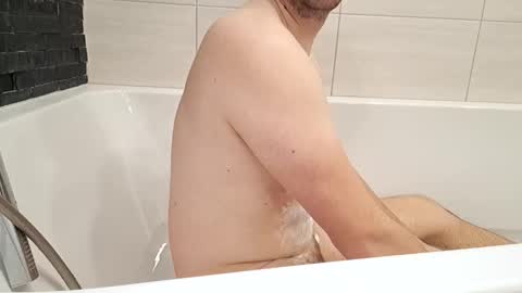 Snapshot of beenee3 chatting on February 2025 08:30:02 AM beenee3 online show from February 2025 08:30:02 AM