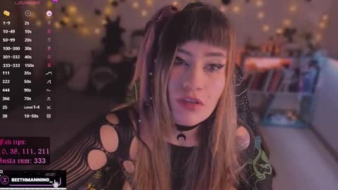       online show from October 2025 08:22:01 PM