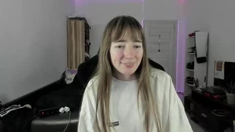 Snapshot of bekkawell chatting on September 2025 03:50:02 PM Lisa online show from September 2025 03:50:02 PM