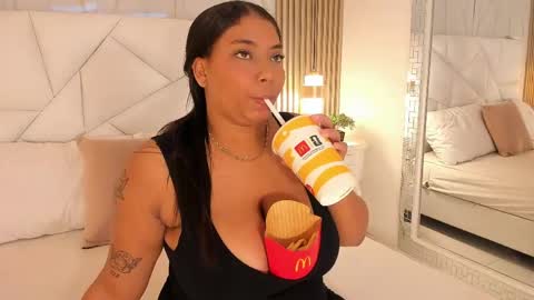 Snapshot of belacampbell chatting on May 2026 05:24:01 AM Bela online show from May 2026 05:24:01 AM