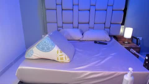 Snapshot of belanny_ chatting on June 2026 04:32:02 AM Bella online show from June 2026 04:32:02 AM