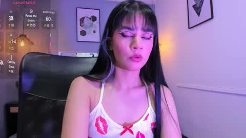 Snapshot of bell_marinny chatting on December 2025 02:39:01 AM Bell online show from December 2025 02:39:01 AM