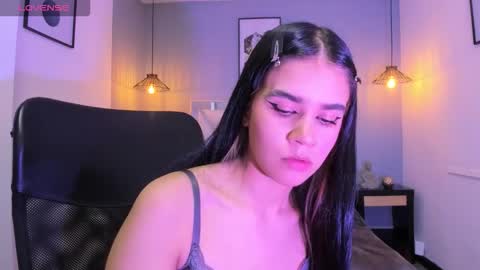 Snapshot of bell_marinny chatting on December 2025 02:53:02 AM Bell online show from December 2025 02:53:02 AM