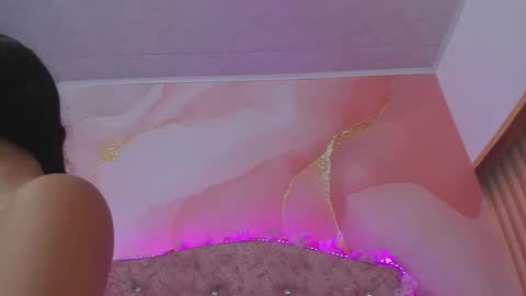 Melanie  online show from November 2025 10:40:02 AM