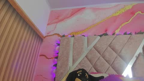 Snapshot of bella__sweets chatting on February 2026 10:31:01 AM Melanie online show from February 2026 10:31:01 AM