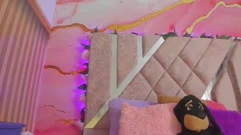 Snapshot of bella__sweets chatting on February 2026 10:38:01 AM Melanie online show from February 2026 10:38:01 AM