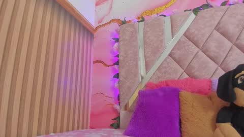 Snapshot of bella__sweets chatting on February 2026 10:36:01 AM Melanie online show from February 2026 10:36:01 AM