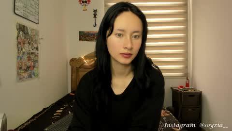 Snapshot of bella__w chatting on February 2025 04:51:01 PM Zia online show from February 2025 04:51:01 PM