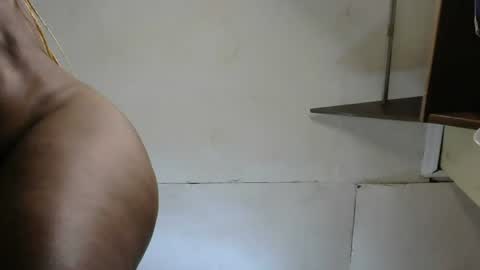 Snapshot of bella_c8 chatting on June 2026 05:56:01 AM bella_c8 online show from June 2026 05:56:01 AM