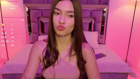 Snapshot of bella_clark2 chatting on November 2025 03:29:02 AM Bella online show from November 2025 03:29:02 AM