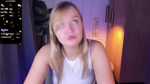 Bella online show from September 2025 05:18:02 AM