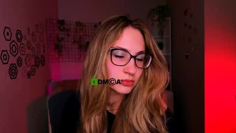 Bella online show from April 2026 07:20:01 PM