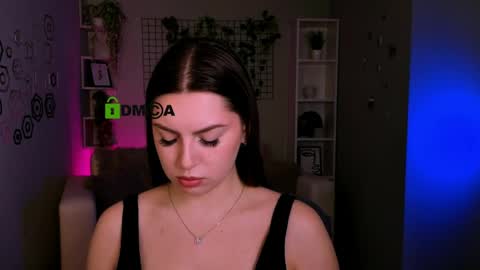 Snapshot of bella_dorn chatting on May 2026 09:28:02 AM Bella online show from May 2026 09:28:02 AM