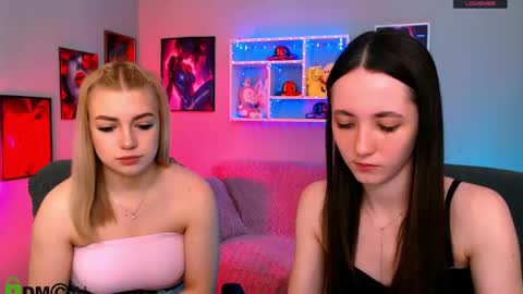 Snapshot of bella_dorn chatting on May 2026 09:25:02 AM Bella online show from May 2026 09:25:02 AM