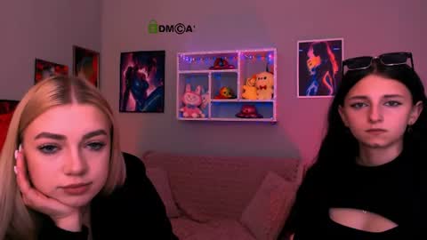 Snapshot of bella_dorn chatting on June 2026 09:23:01 AM Bella online show from June 2026 09:23:01 AM