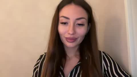 Snapshot of bella_foxxi chatting on December 2024 06:52:01 PM bella_foxxi online show from December 2024 06:52:01 PM