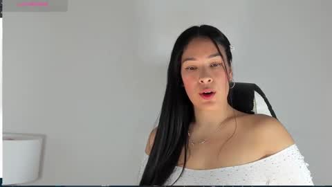 Laura online show from March 2025 09:01:01 PM