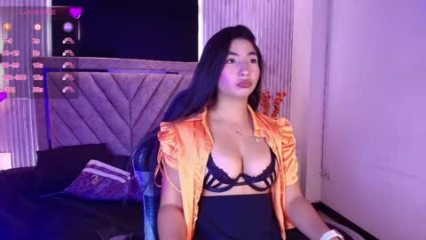 Snapshot of bella_martini_ chatting on May 2026 01:07:02 PM bella_martini_ online show from May 2026 01:07:02 PM
