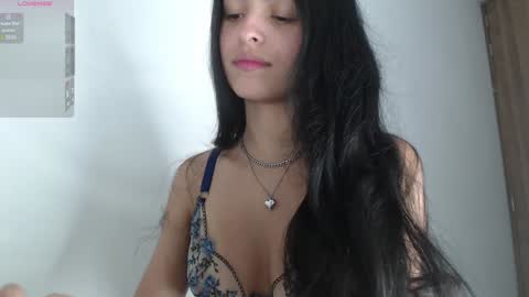 Snapshot of bella_musee chatting on January 2025 12:17:02 AM   online show from January 2025 12:17:02 AM