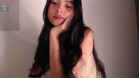 Snapshot of bella_musee chatting on February 2025 10:54:01 PM   online show from February 2025 10:54:01 PM