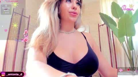 Snapshot of bella_posh chatting on June 2026 06:37:02 AM bella_posh online show from June 2026 06:37:02 AM