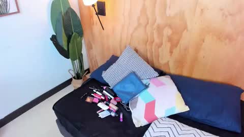 Bella Riviera online show from November 2025 05:13:02 PM