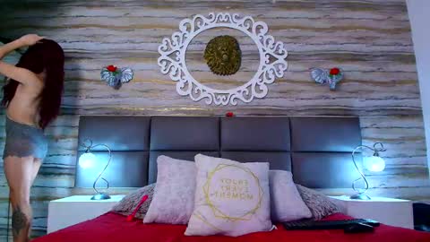 Snapshot of bella_salvatore chatting on February 2025 10:53:02 PM     online show from February 2025 10:53:02 PM