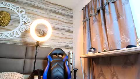 Snapshot of bella_salvatore chatting on September 2025 02:29:02 PM     online show from September 2025 02:29:02 PM